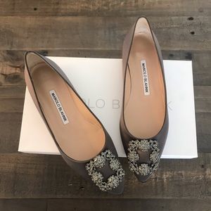 BRAND NEW MANOLO BLAHNIK SATIN FLATS